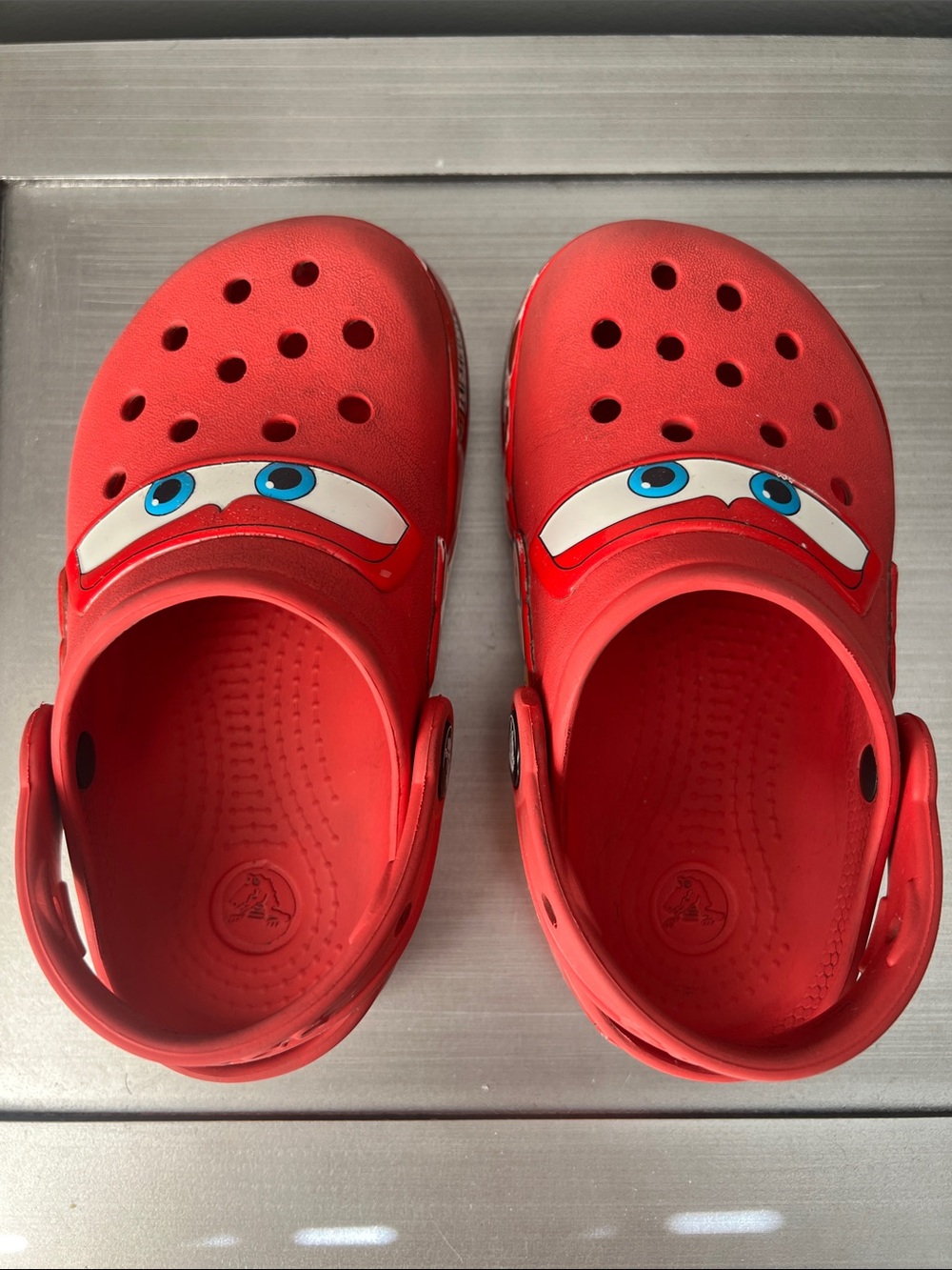 Lightning McQueen Classic Clog Crocs kids size c10. 100% authentic - Picture 6 of 15
